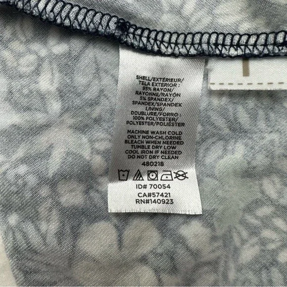 Loft Floral Flutter Sleeve Dress Knee Length Dress - Size 6 - Picture 9 of 11